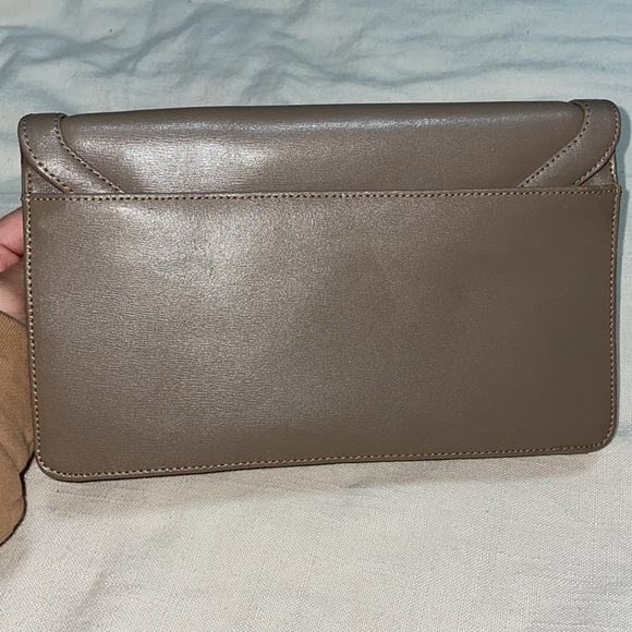 Givenchy - Picture 4 of 8